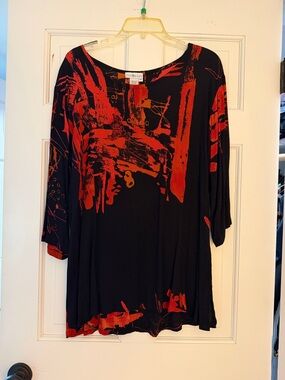 Abstract-Print Black Tunic with Red Brushstroke Accents